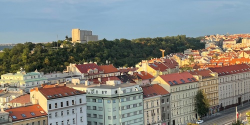 Jedn se o funkcionalistick pamtnk, jeho hrub stavba byla postavena v letech 19291933 na vrchu Vtkov v Praze podle projektu Jana Zzvorky. Ideln msto pro prochzku s krsnm vhledem.